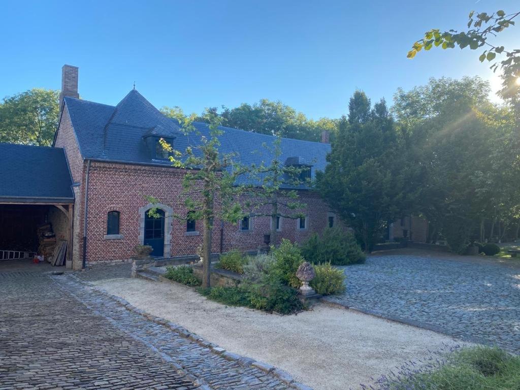 Les Confidences De Messire Sanglier, Stylished Guest Houses Beauraing Exterior photo