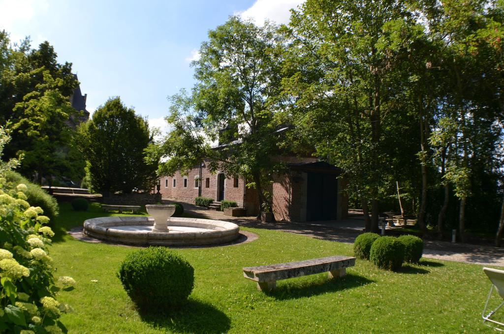 Les Confidences De Messire Sanglier, Stylished Guest Houses Beauraing Room photo