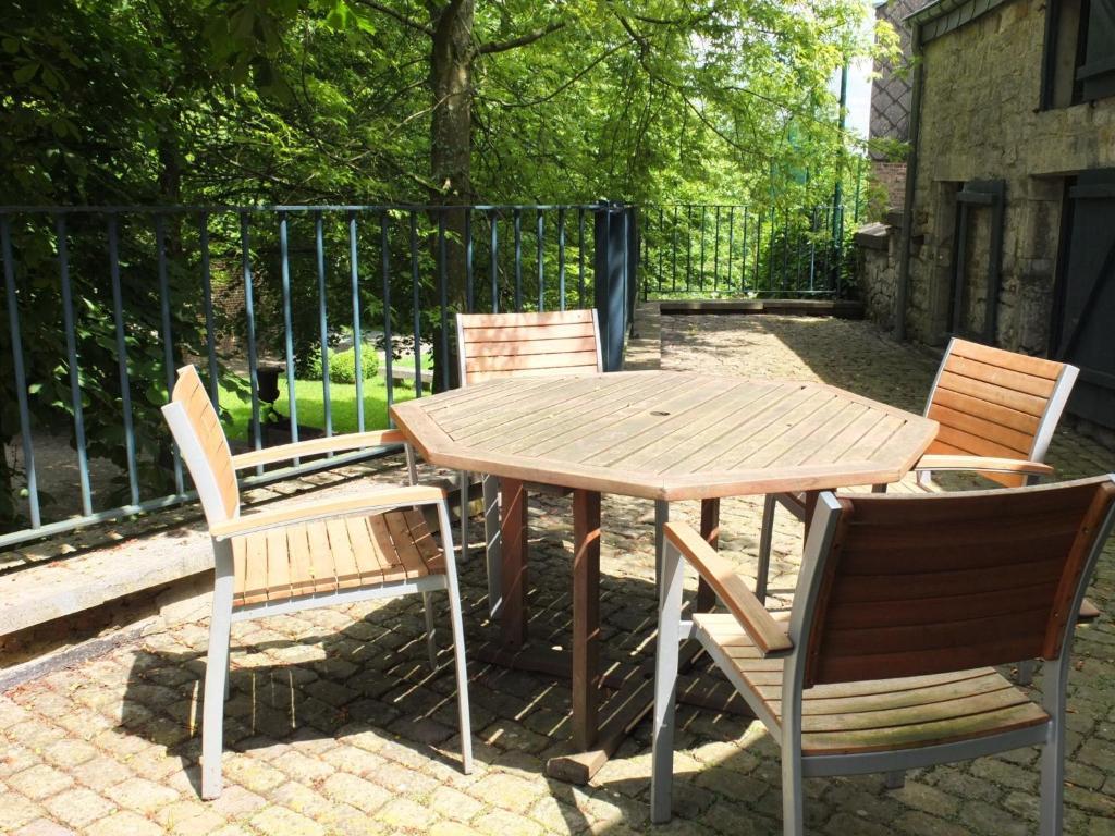Les Confidences De Messire Sanglier, Stylished Guest Houses Beauraing Room photo